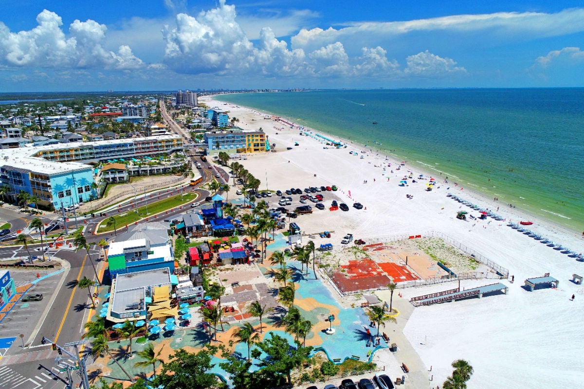 White sand beach in Fort Myers